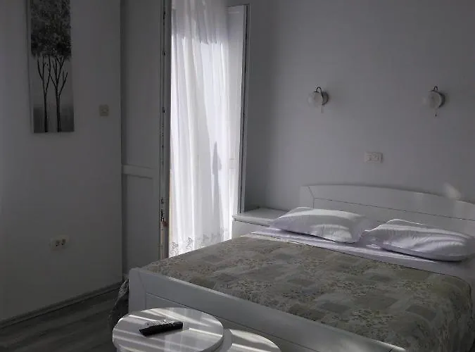 Lemon House 3*