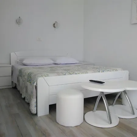 Lemon House Konukevi 3*