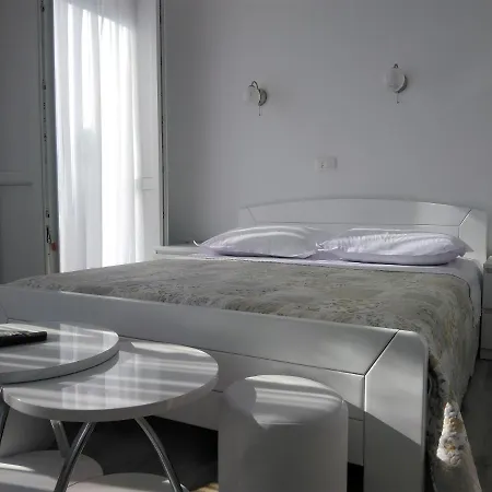 Lemon House Konukevi 3*